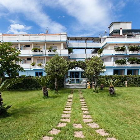 Hotel Marina Розето-дельї-Абруцці Екстер'єр фото