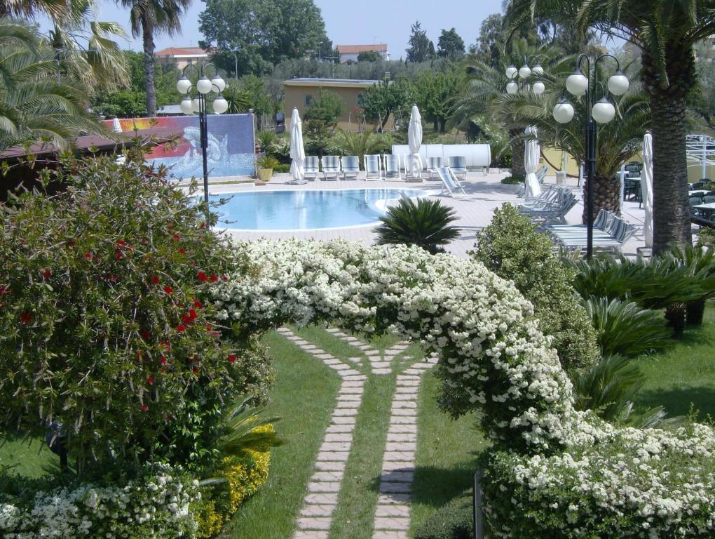 Hotel Marina Розето-дельї-Абруцці Екстер'єр фото